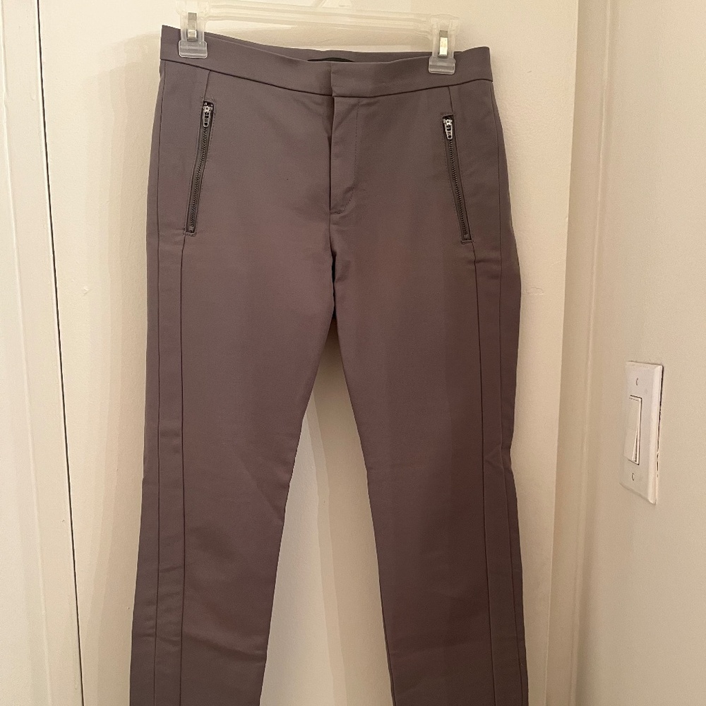 Gray pants with zip pockets